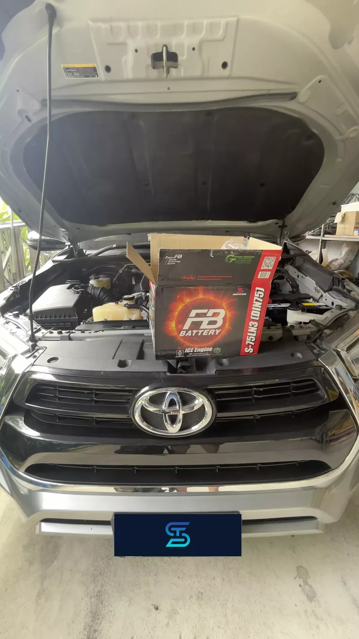 ติดตั้งแบตเตอรี่ FB S75 DIN75 LN3 รถ TOYOTA Hilux Revo ดีเซล 2.4 ที่ วัดตโปทาราม บางพระ โดย เอส.ที.แบตเตอรี่ ศรีราชา ชลบุรี