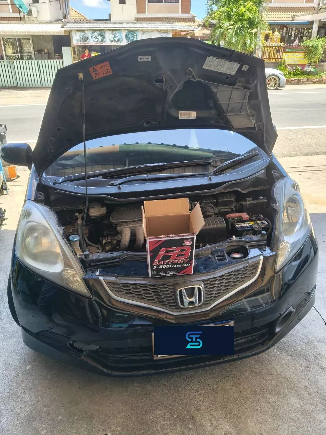 ติดตั้งแบตเตอรี่ FB S500L รถ HONDA Jazz GE 1.5 ที่ ศรีราชา โดย เอส.ที.แบตเตอรี่ ศรีราชา ชลบุรี