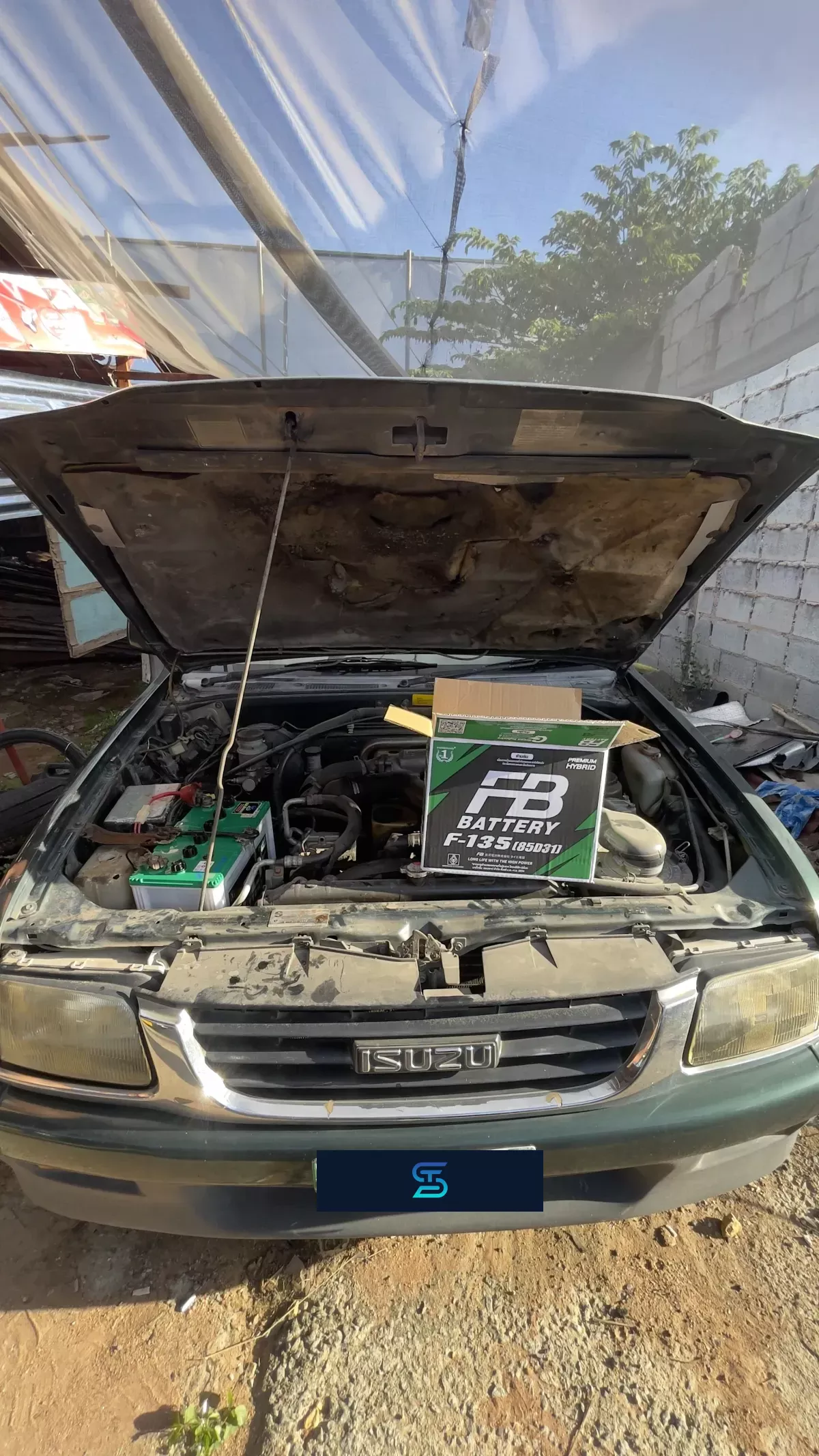 ติดตั้งแบตเตอรี่ FB F135R รถ ISUZU TFR มังกรทอง 2.5 ดีเซล ที่ อ่าวอุดม โดย เอส.ที.แบตเตอรี่ ศรีราชา ชลบุรี