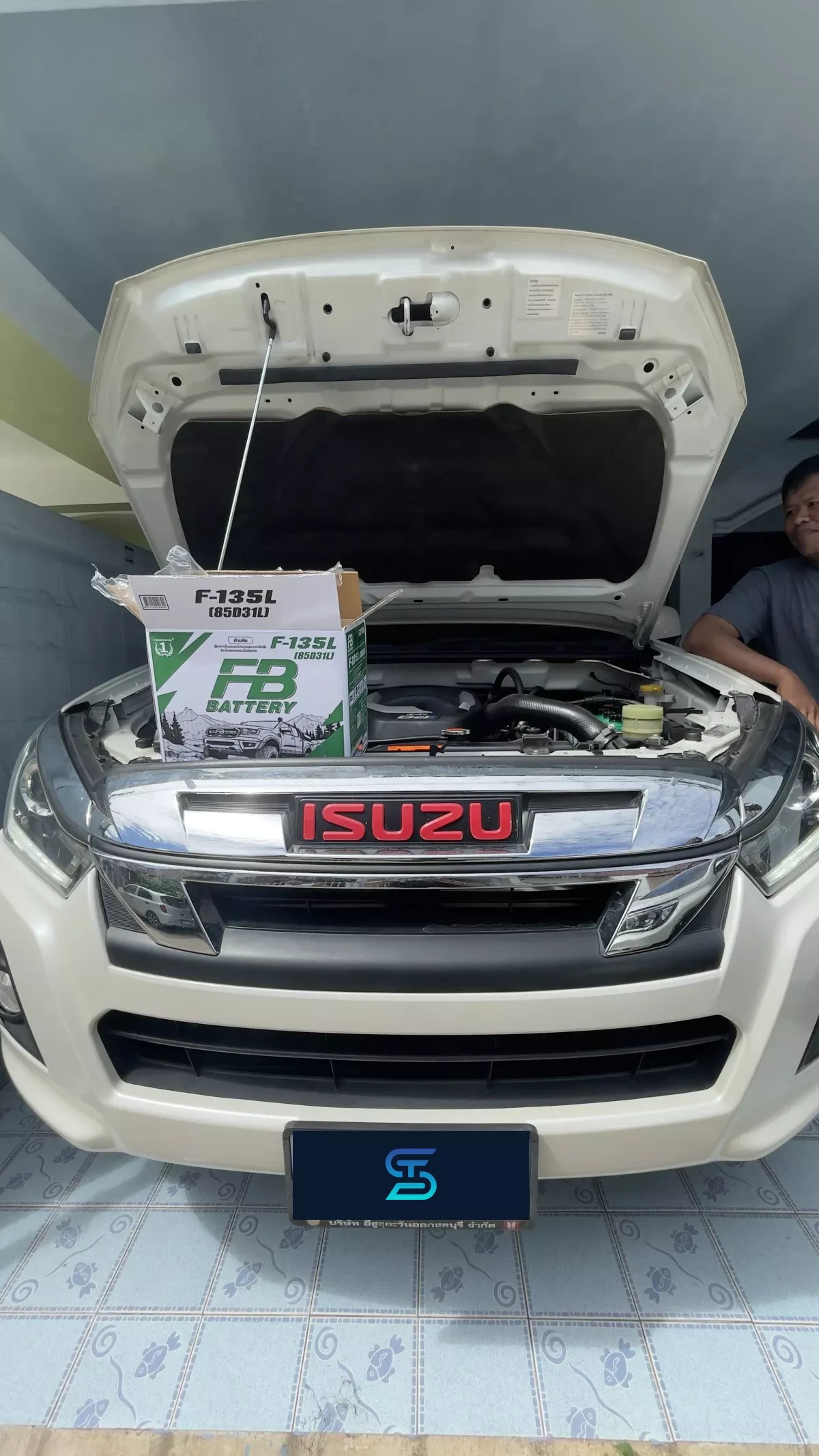 ติดตั้งแบตเตอรี่ FB F135L รถ ISUZU D-Max Blue Power 1.9, 3.0 ที่ หมู่บ้านตระกูลทอง โดย เอส.ที.แบตเตอรี่ ศรีราชา ชลบุรี