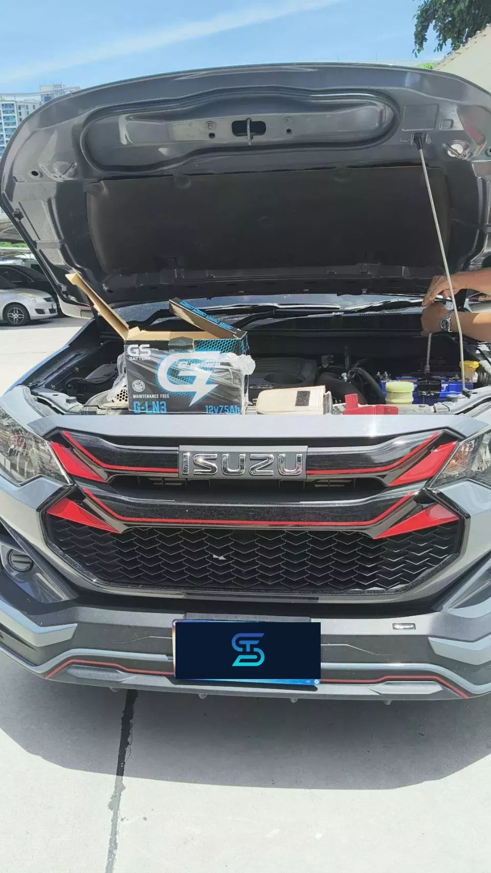 ติดตั้งแบตเตอรี่ GS G-LN3 รถ ISUZU D-Max พลานุภาพพลิกโลก 1.9, 3.0 ที่ โรงพยาบาล พญาไท ศรีราชา โดย เอส.ที.แบตเตอรี่ ศรีราชา ชลบุรี