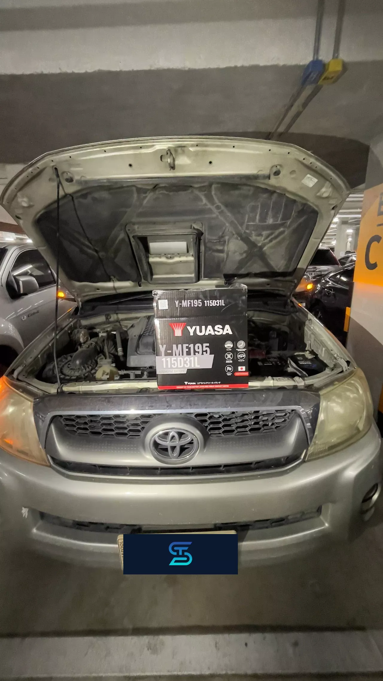 ติดตั้งแบตเตอรี่ YUASA Y-MF195L TOYOTA Hilux Vigo 2.5, 3.0 (ปี 2004 - 2011) (2004-2011) โลตัส ศรีราชา เอส.ที.แบตเตอรี่ ศรีราชา ชลบุรี