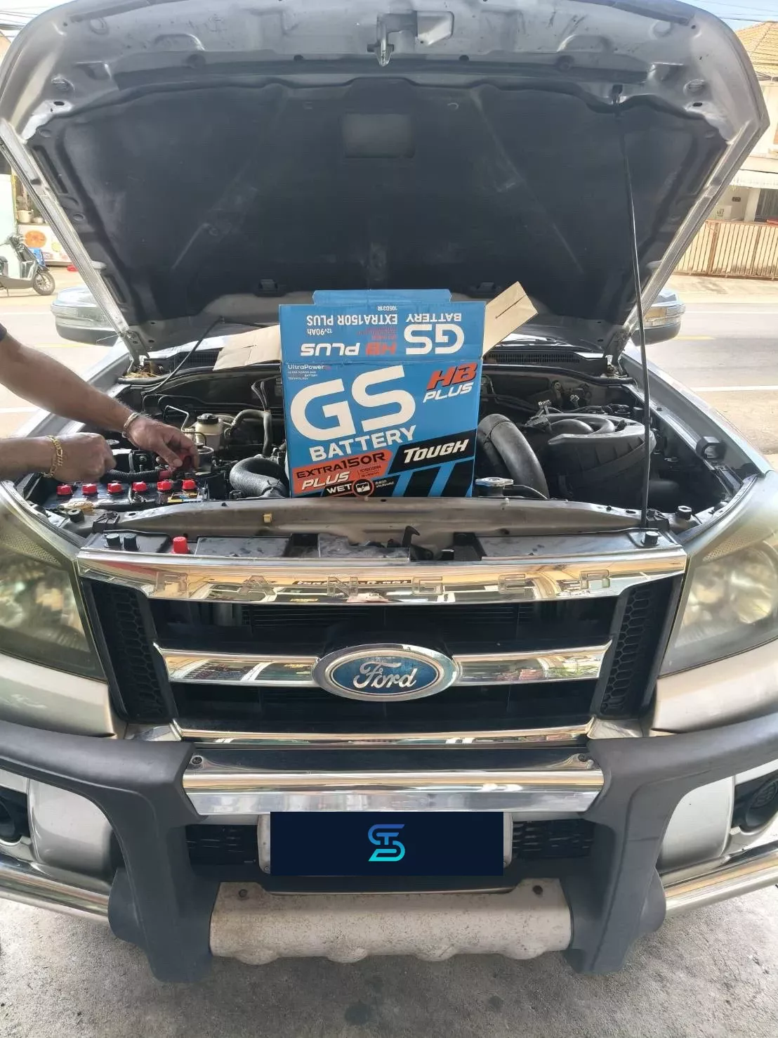 ติดตั้งแบตเตอรี่ GS EXTRA150R FORD Ranger 2.5, 3.0 (ปี 2003 - 2011) [โฉมแรก] (2003-2011) เอสทีแบตเตอรี่ เอส.ที.แบตเตอรี่ ศรีราชา ชลบุรี