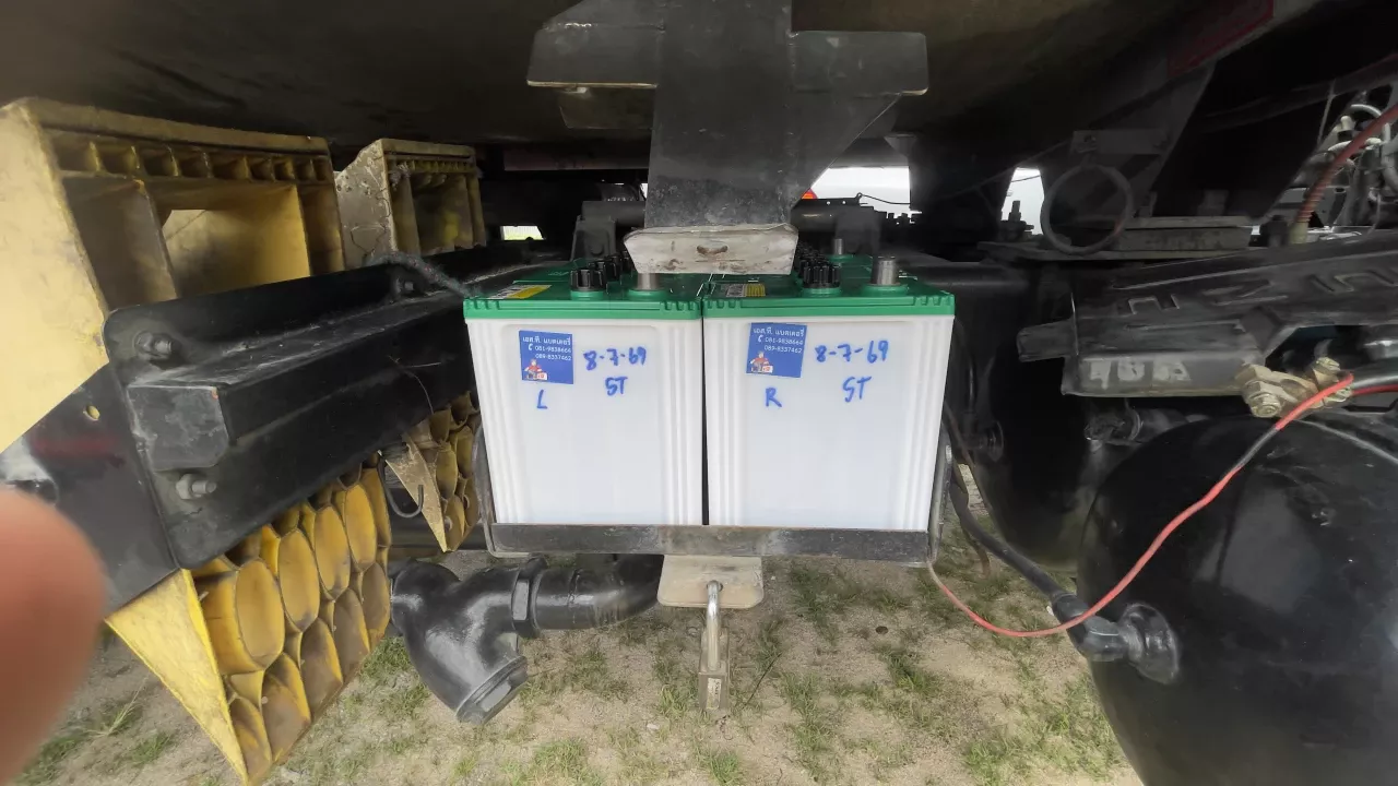 ติดตั้งแบตเตอรี่ FB F135L ISUZU FVM300 (ปี 2012-2014 ) (2012-2014) บางพระ เอส.ที.แบตเตอรี่ ศรีราชา ชลบุรี