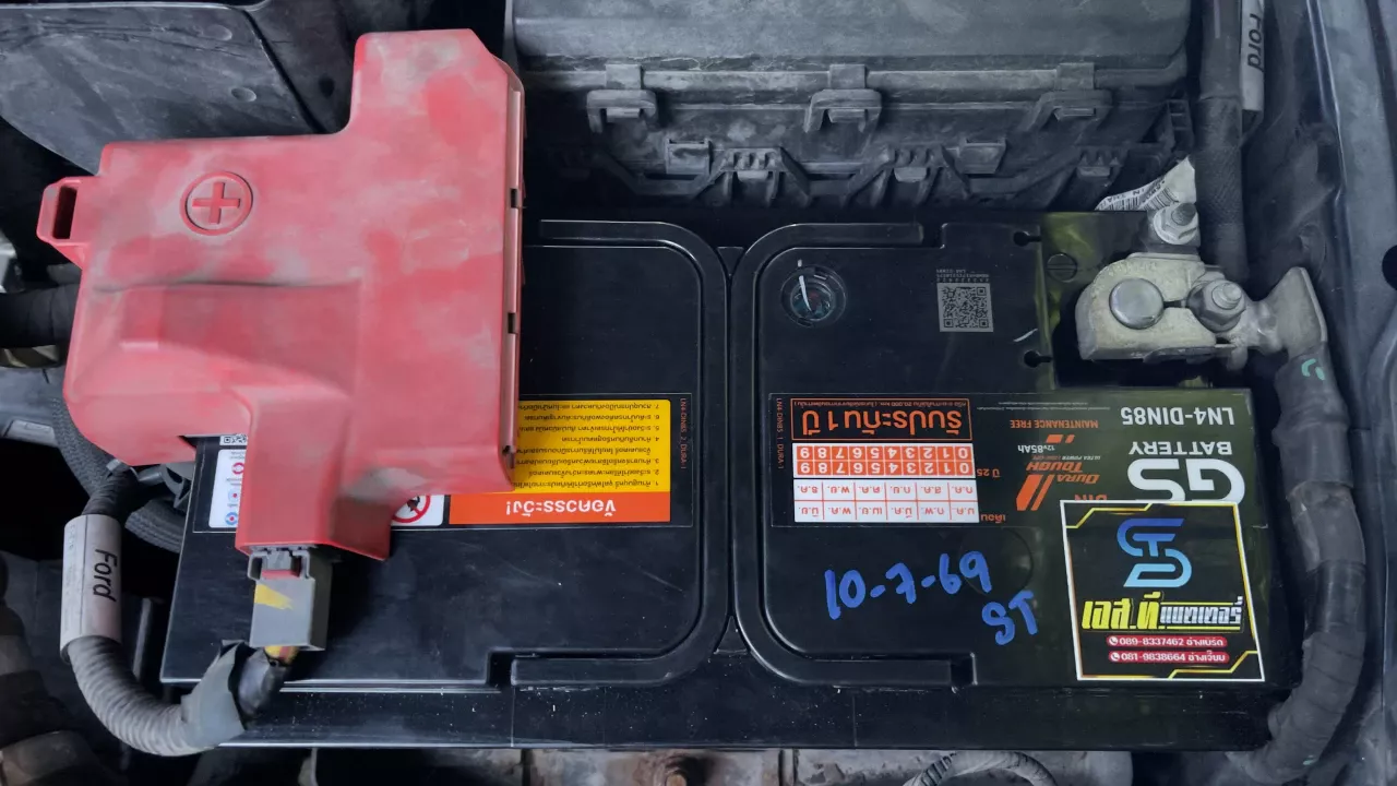 ติดตั้งแบตเตอรี่ GS DIN85 LN4 FORD Everest 2.2, 3.2 (ปี 2015 - 2021) [Next Gen - ขั้วจม] (2015-2021) ศรีราชา เอส.ที.แบตเตอรี่ ศรีราชา ชลบุรี